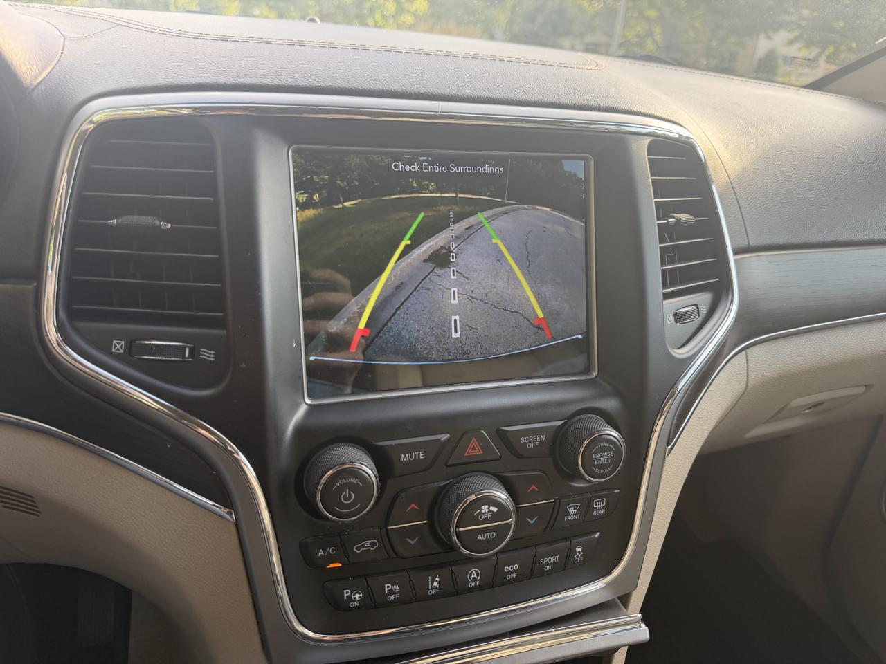 Jeep Grand Cherokee photo 17