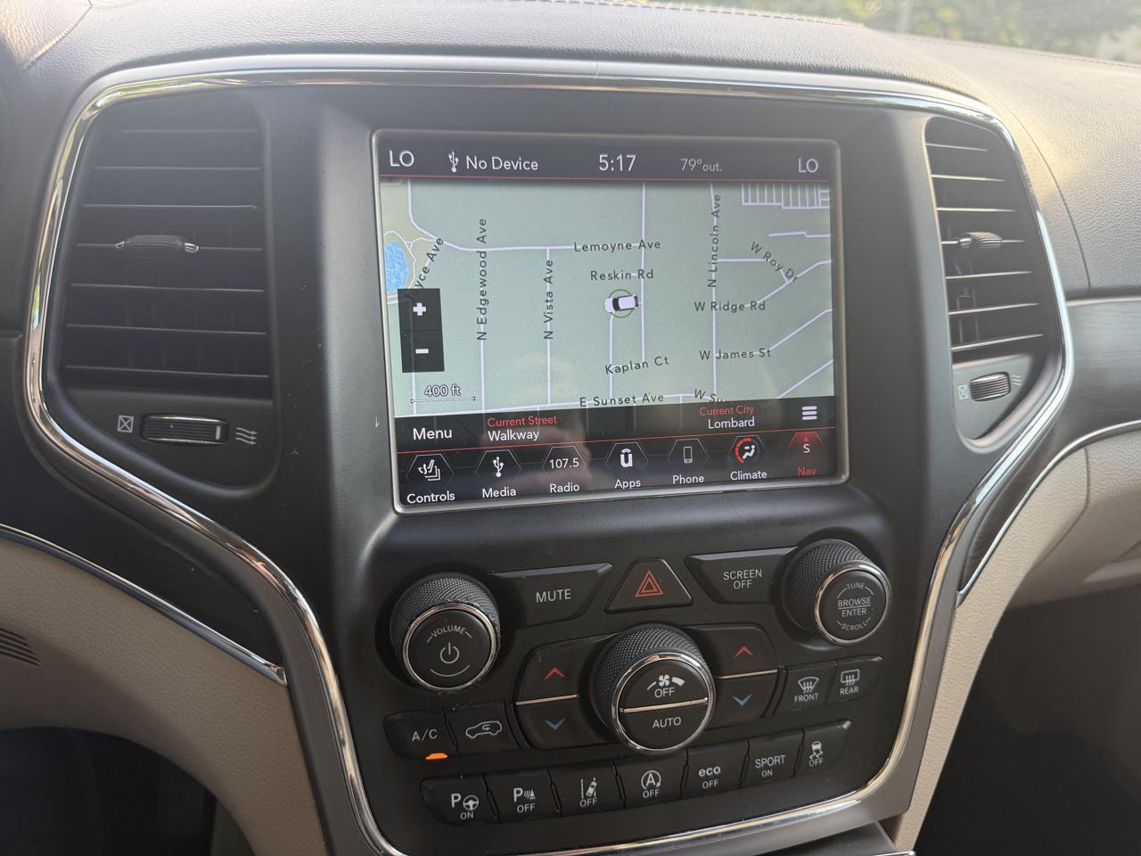 Jeep Grand Cherokee photo 18