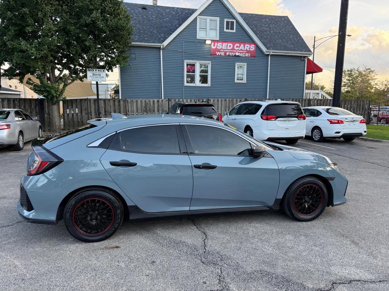 Honda Civic Hatchback LX CVT 2017