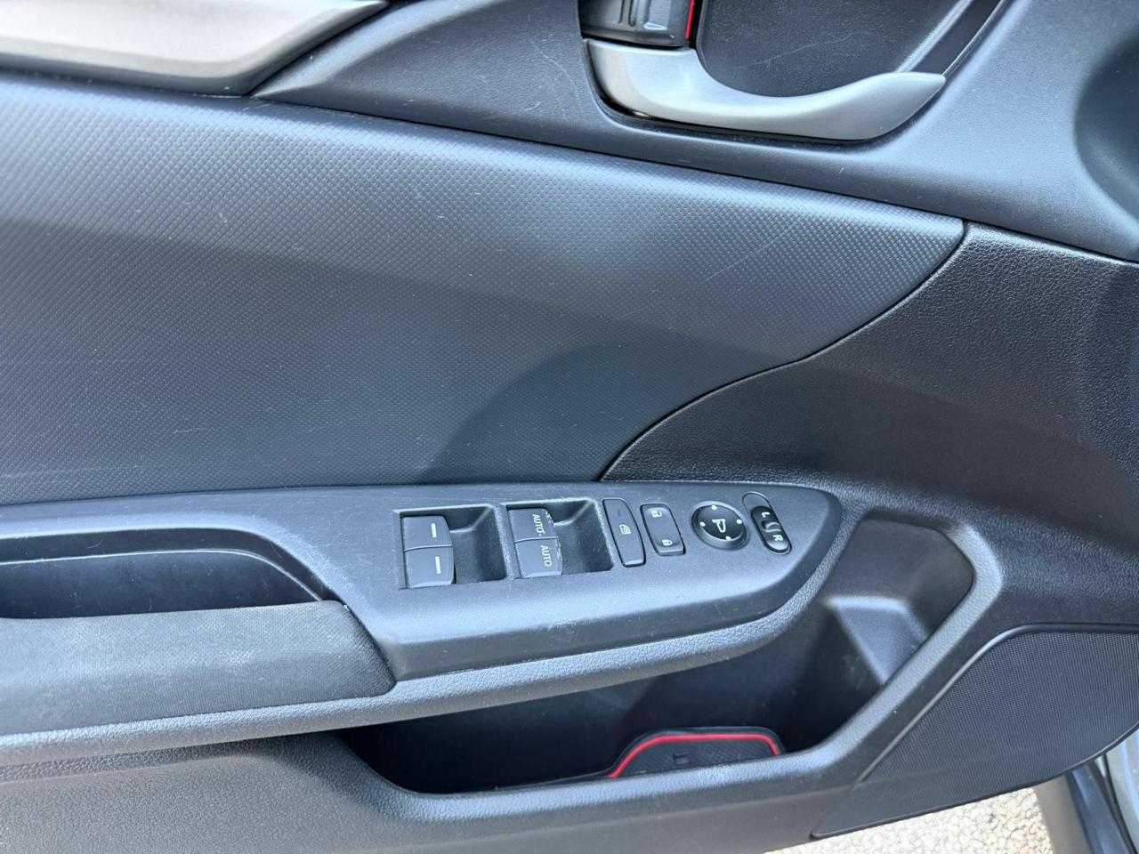 Honda Civic Hatchback LX CVT 2017