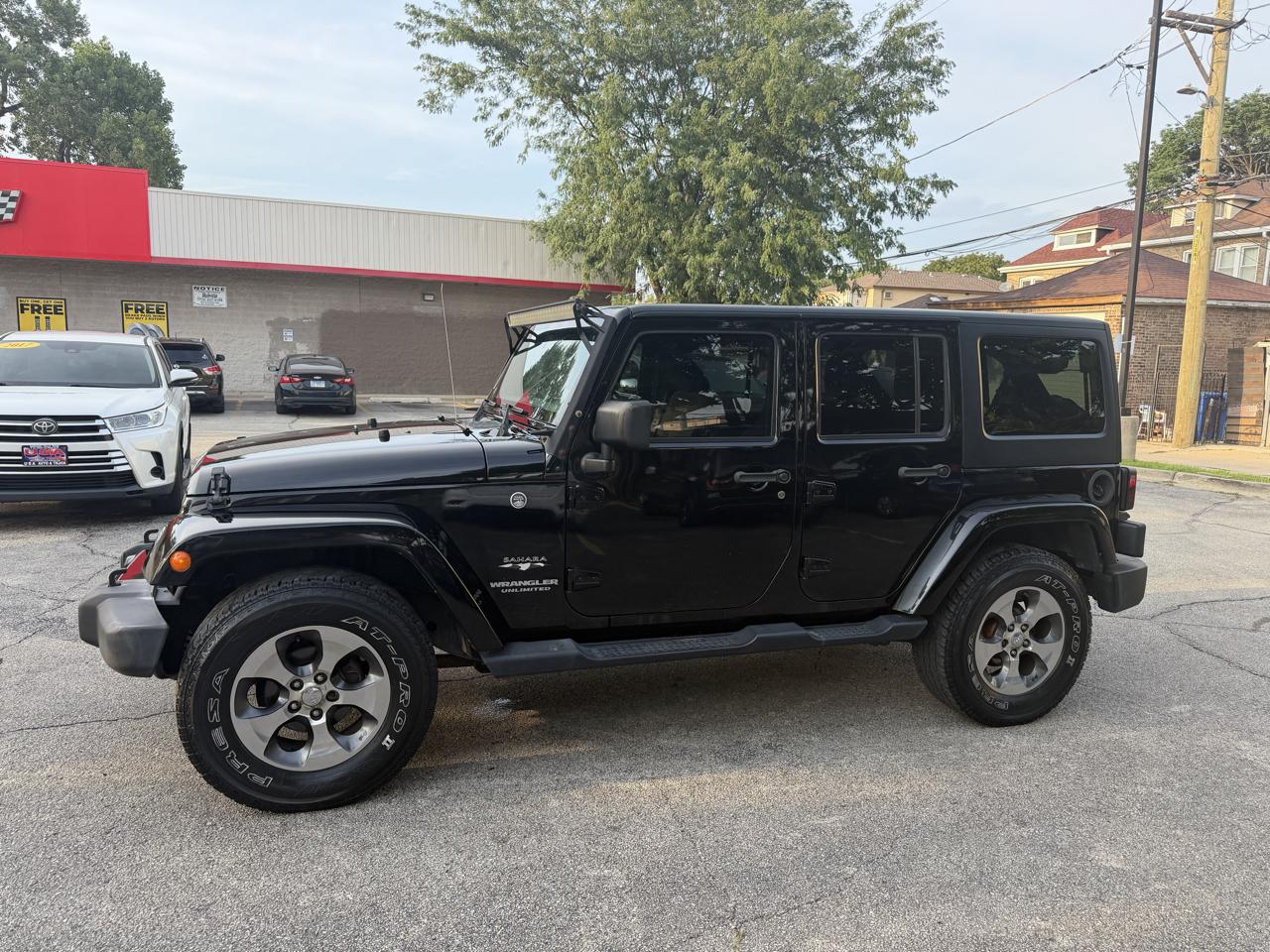 Jeep Wrangler Unlimited 4WD 4dr Sahara 2017