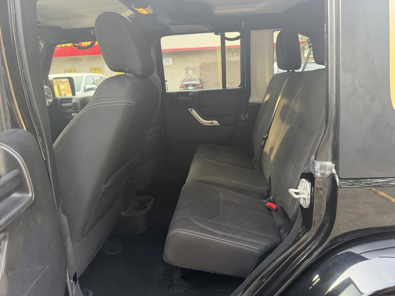 Jeep Wrangler Unlimited 4WD 4dr Sahara 2017