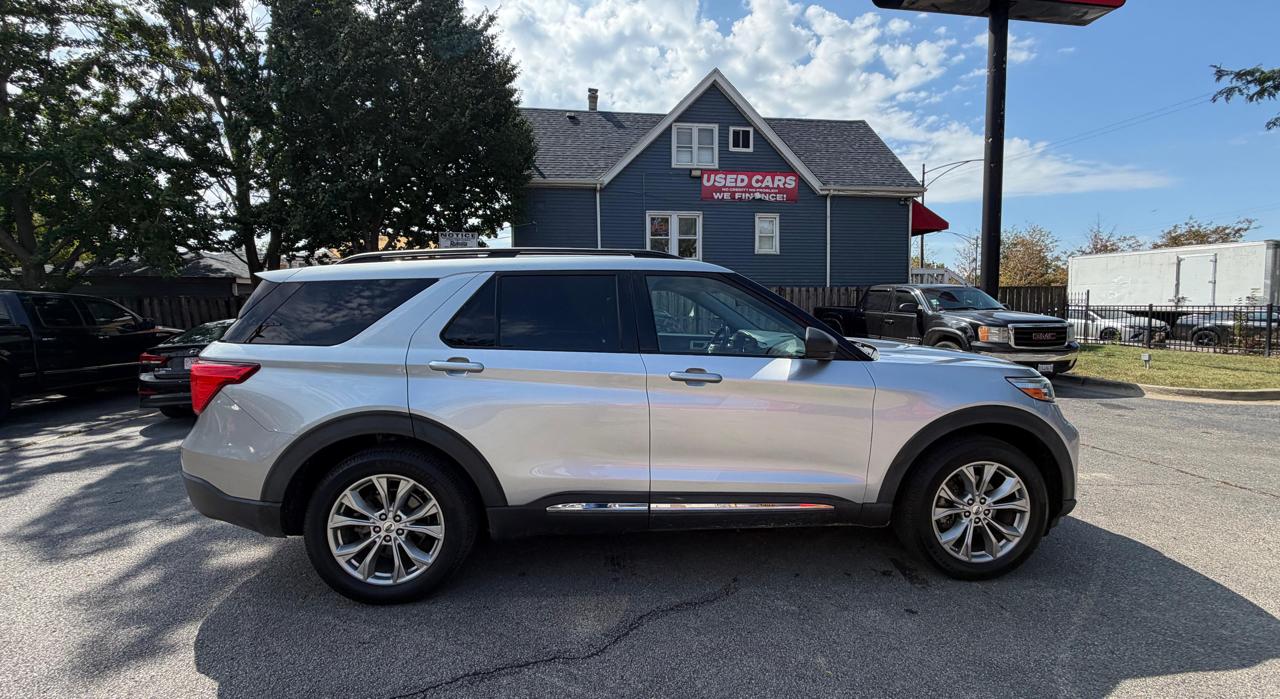 Ford Explorer photo 2
