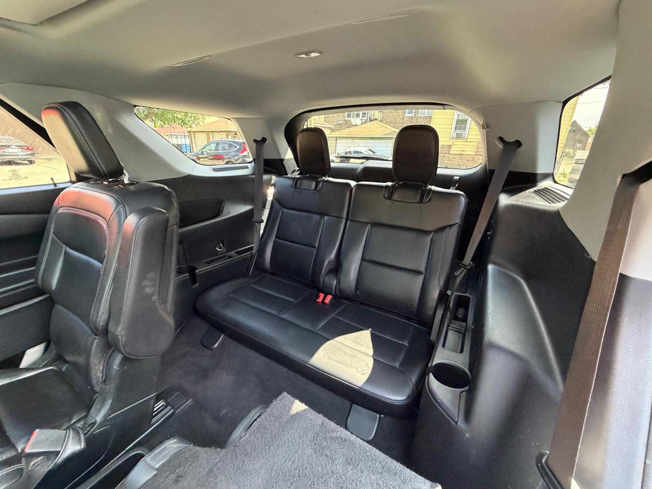 Ford Explorer photo 5