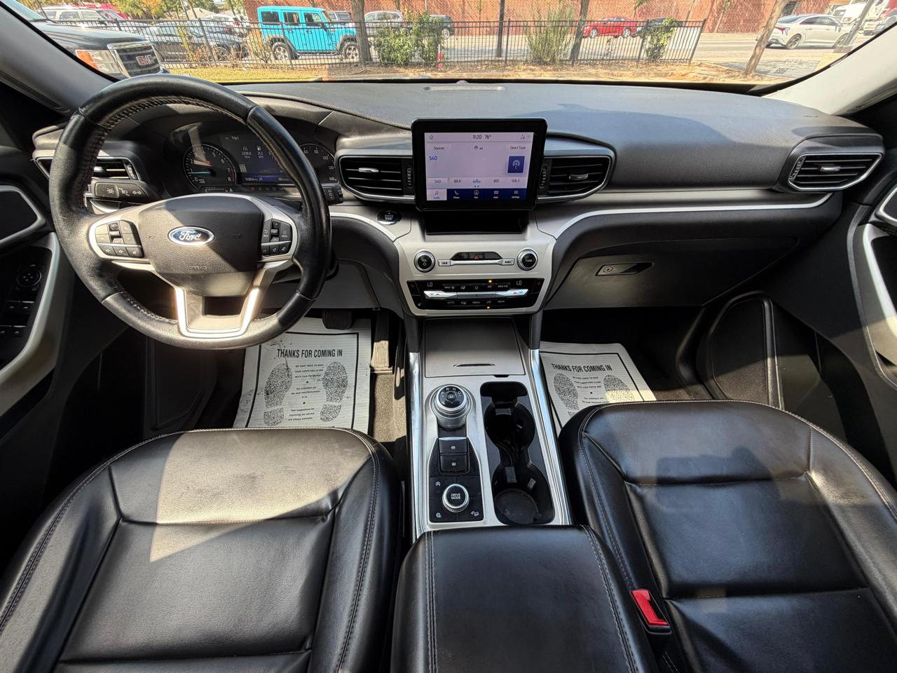 Ford Explorer photo 11