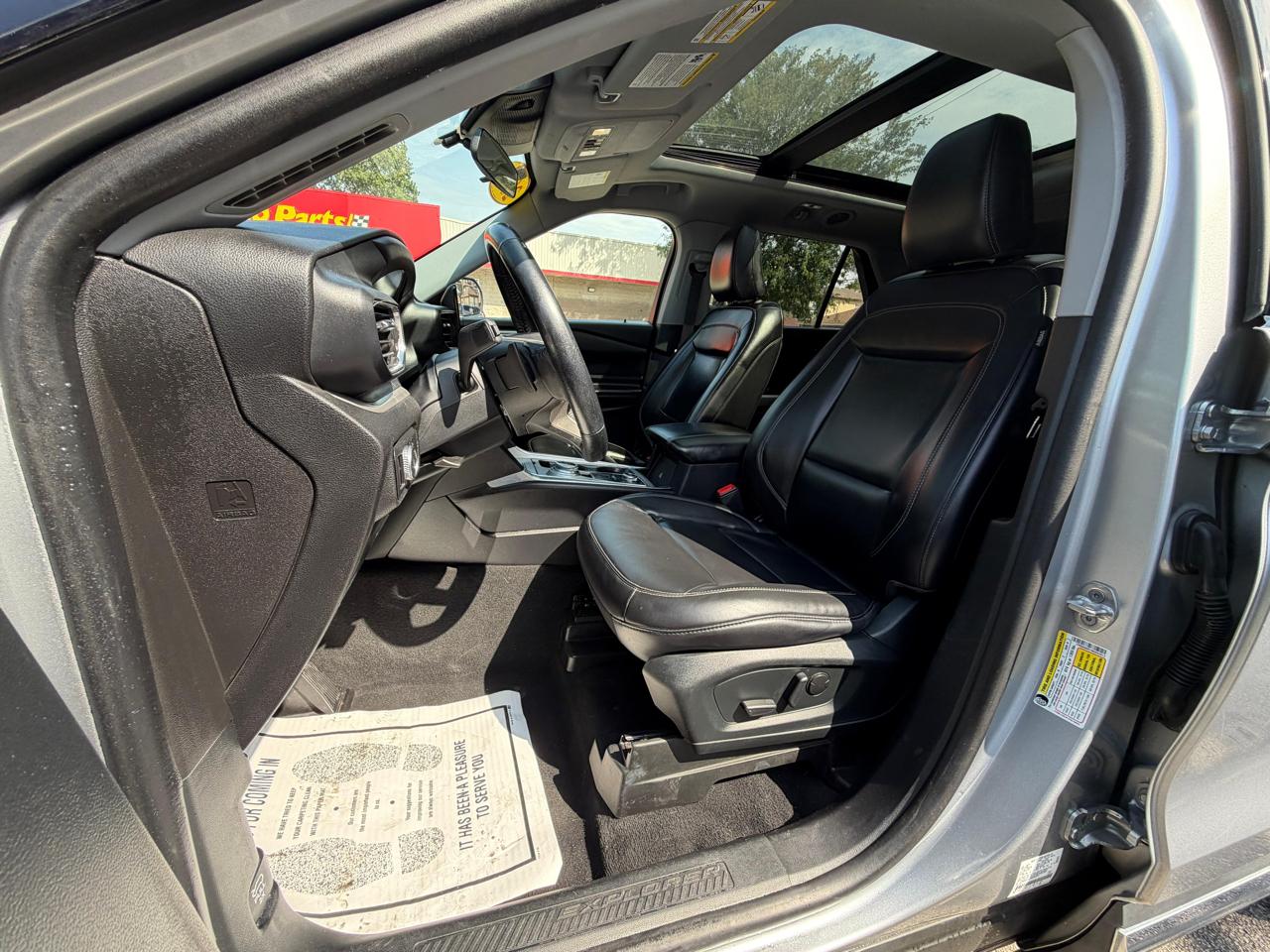 Ford Explorer photo 25