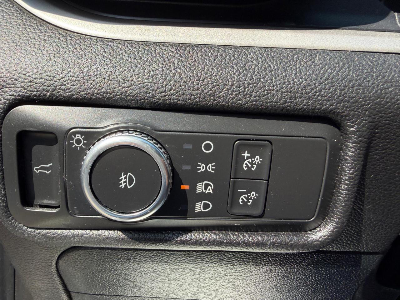 Ford Explorer photo 26