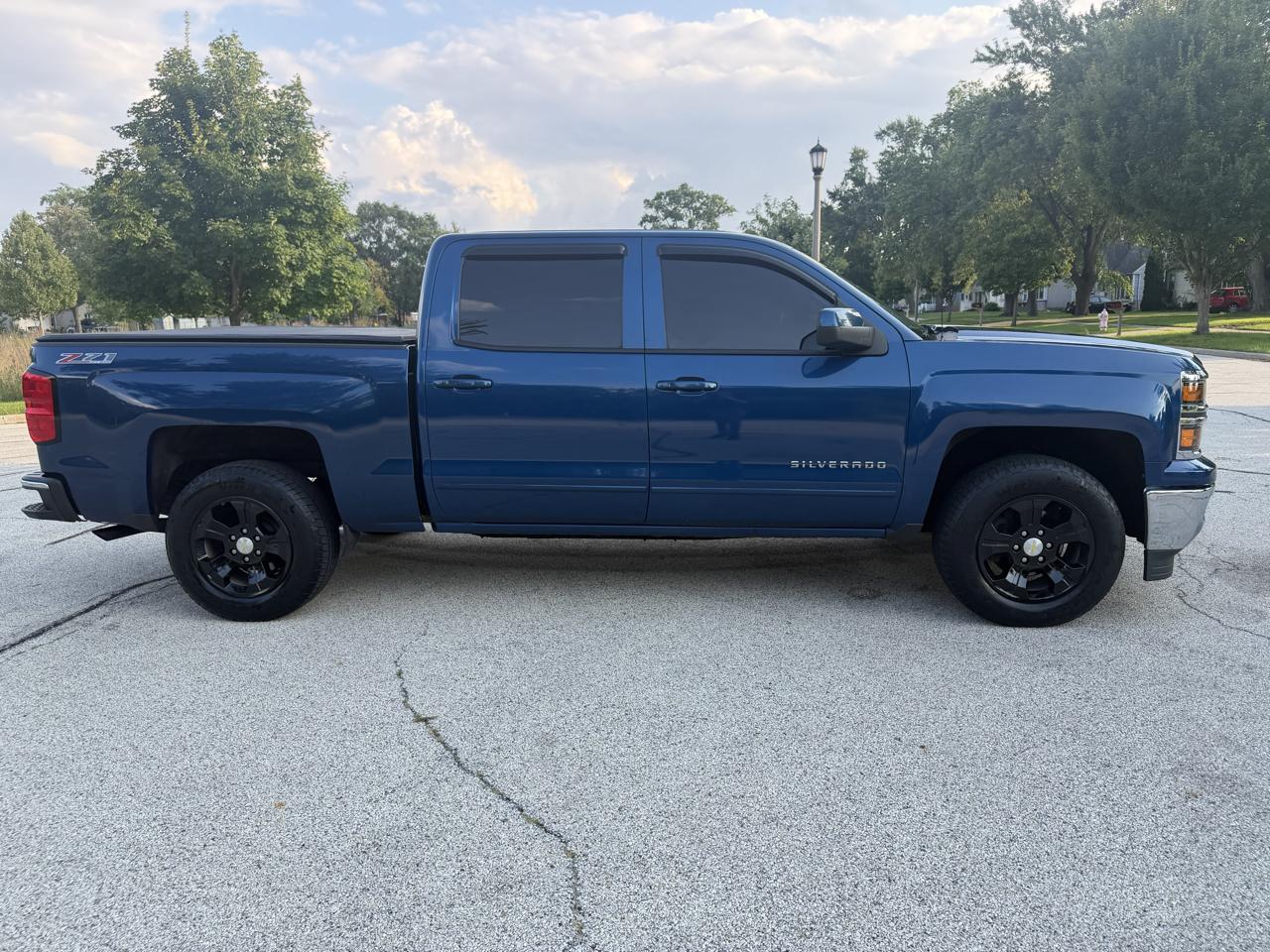 Chevrolet Silverado 1500 4WD Crew Cab 143.5" LT w/2LT 2015