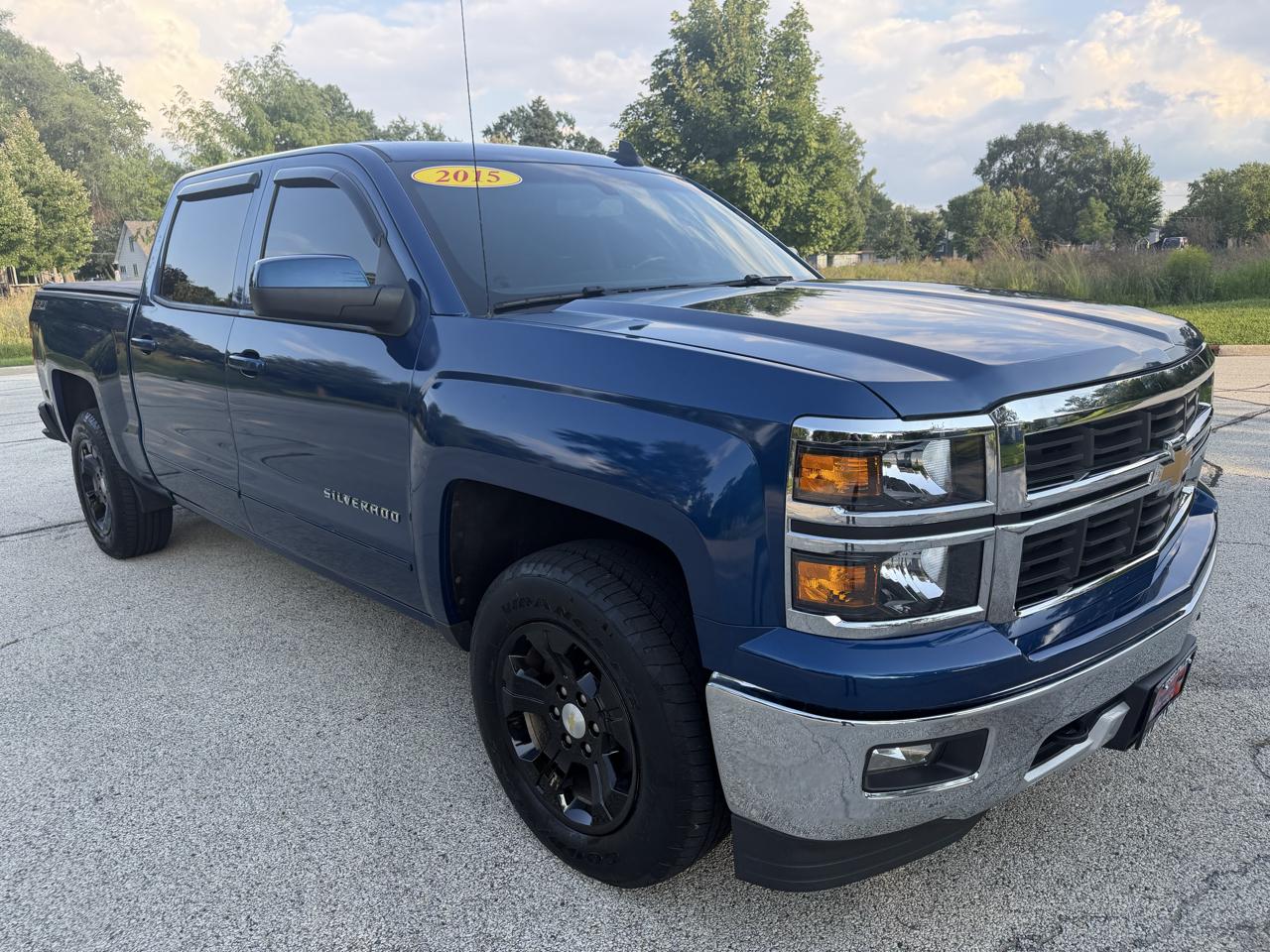 Chevrolet Silverado 1500 4WD Crew Cab 143.5" LT w/2LT 2015