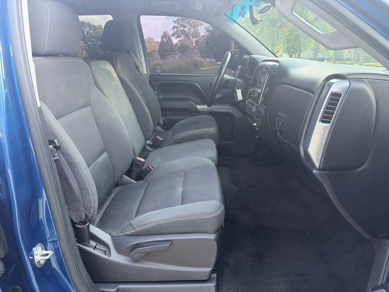 Chevrolet Silverado 1500 4WD Crew Cab 143.5" LT w/2LT 2015