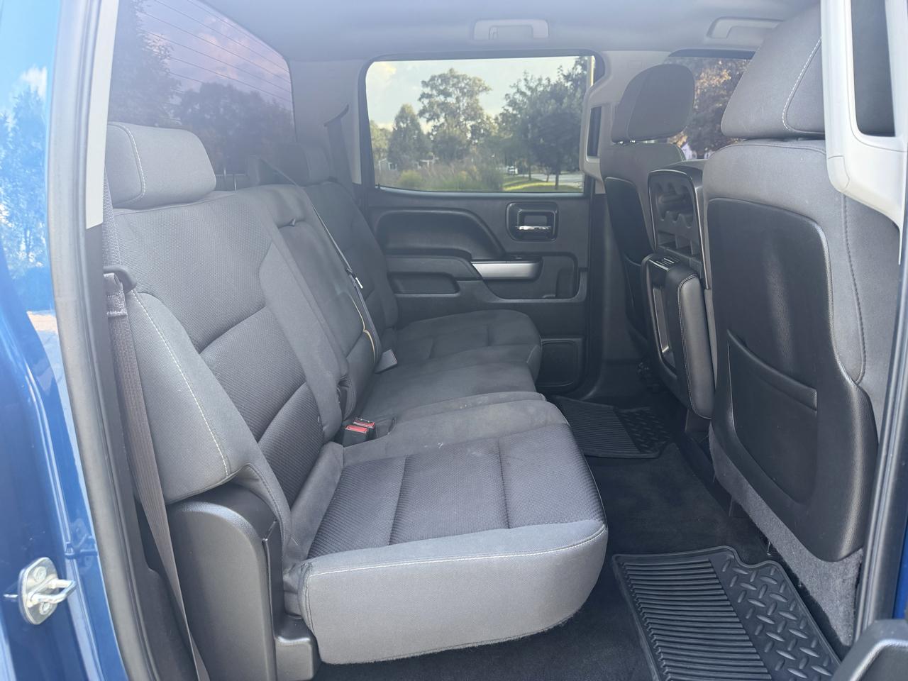 Chevrolet Silverado 1500 4WD Crew Cab 143.5" LT w/2LT 2015