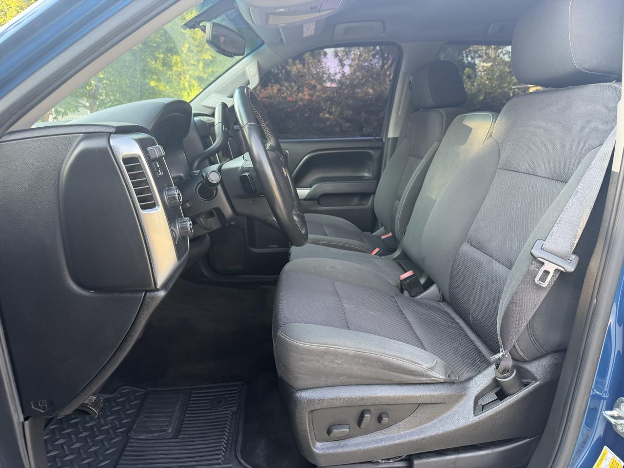 Chevrolet Silverado 1500 4WD Crew Cab 143.5" LT w/2LT 2015