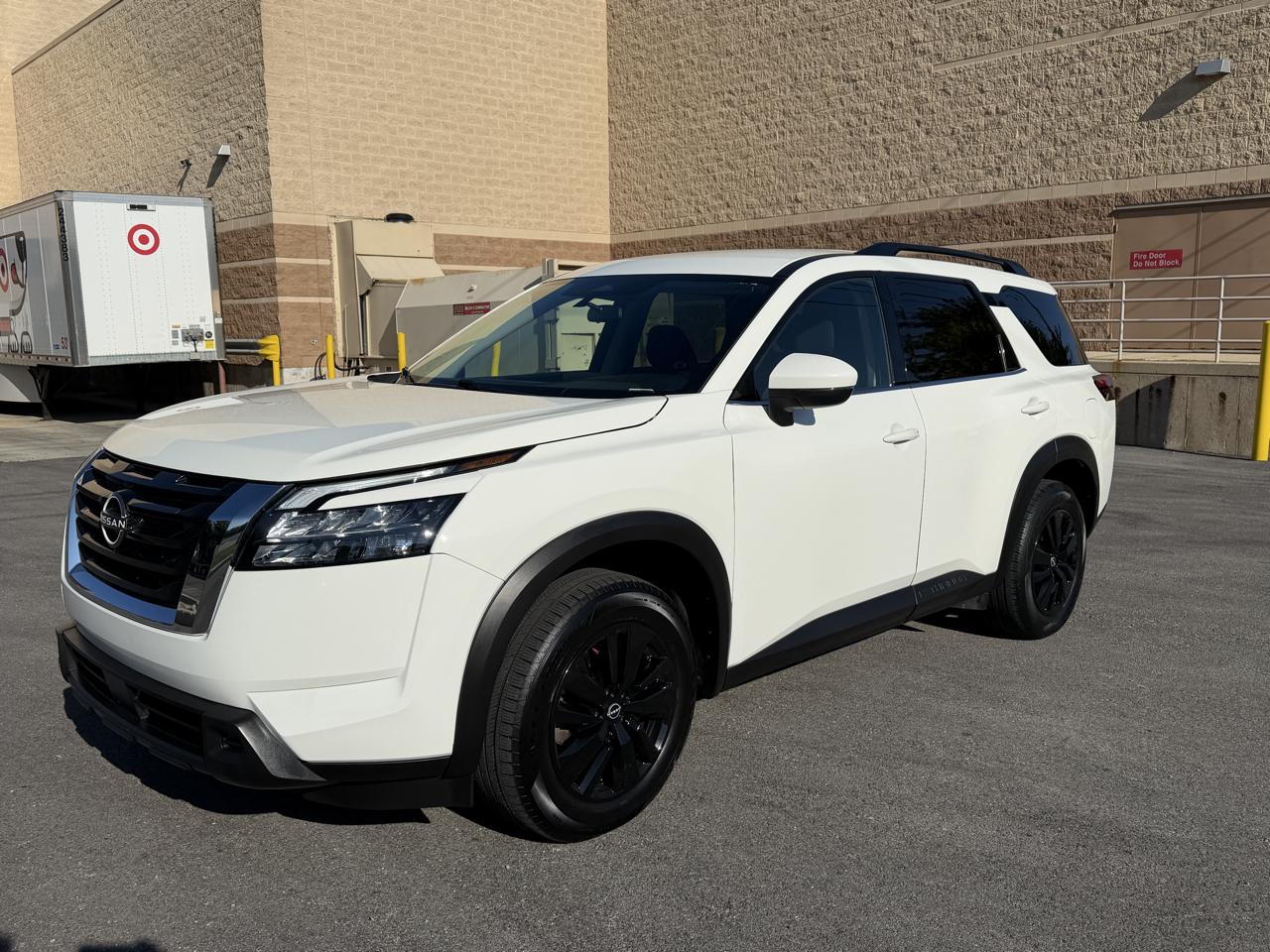 Nissan Pathfinder SV 2WD 2023