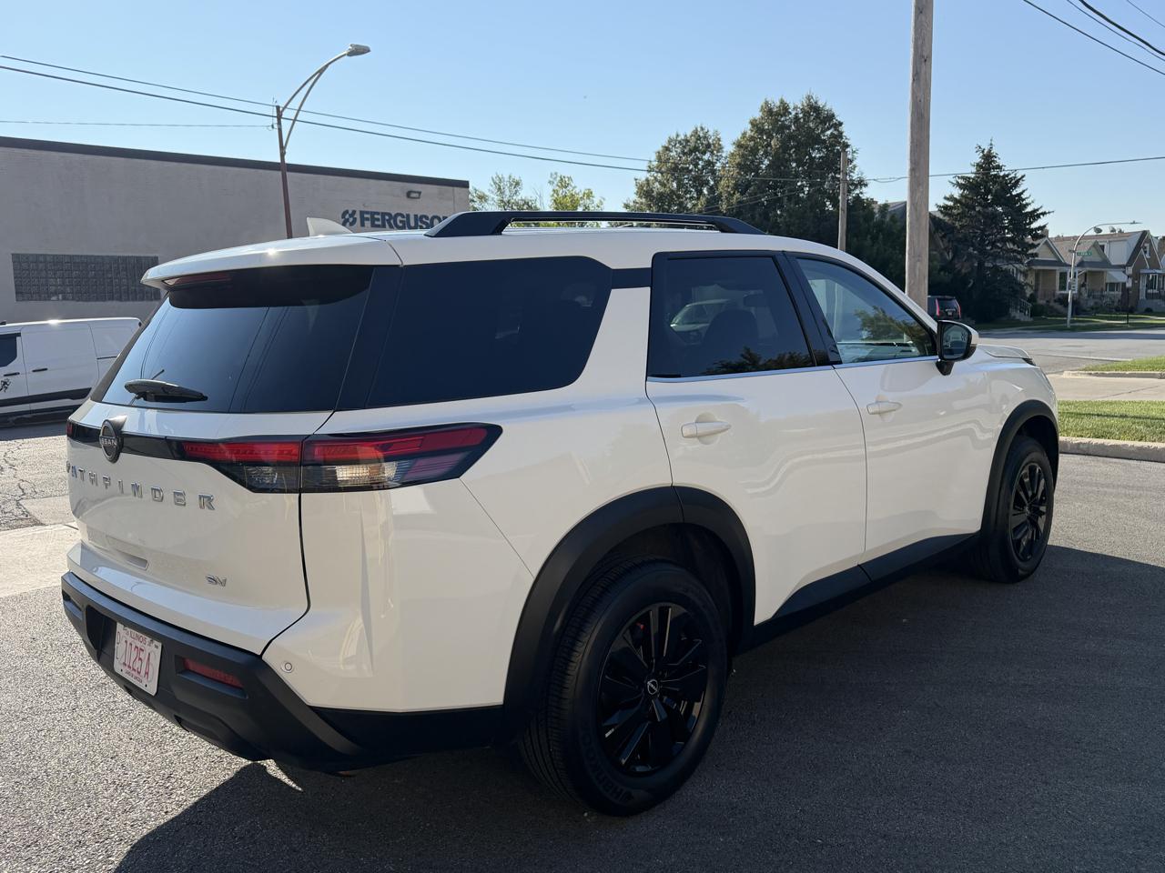 Nissan Pathfinder SV 2WD 2023