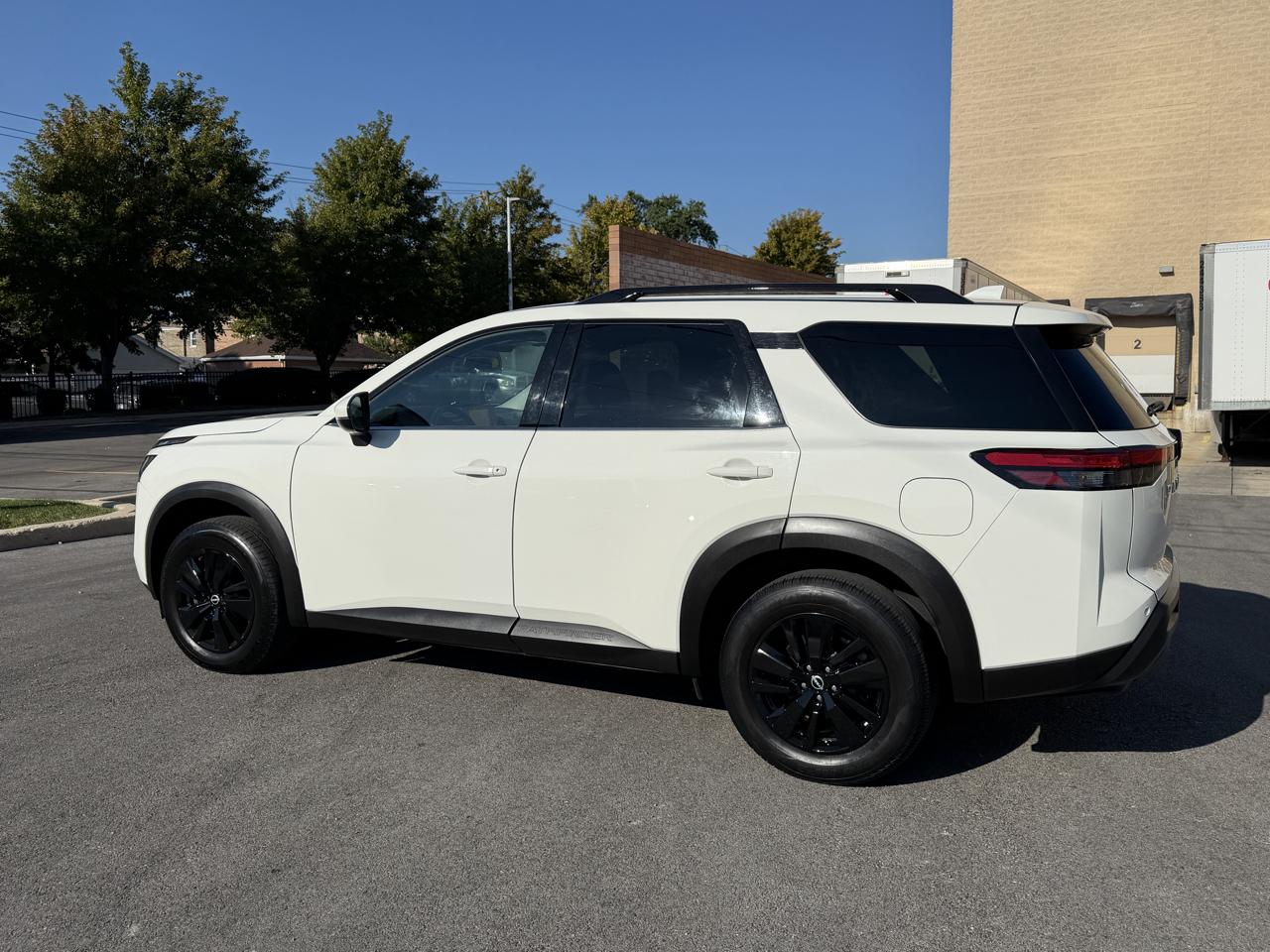 Nissan Pathfinder SV 2WD 2023
