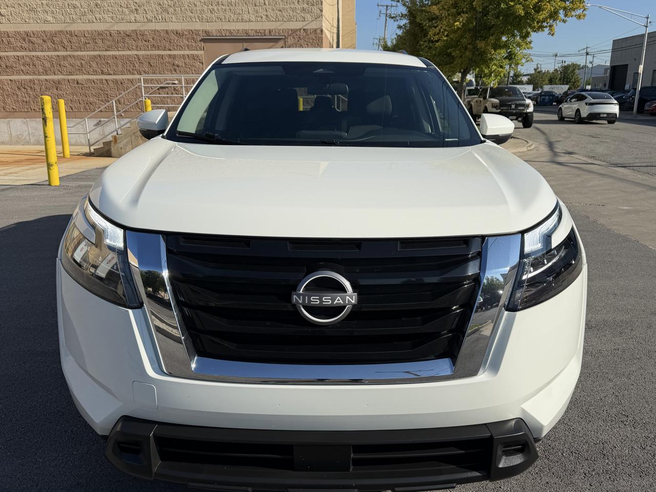 Nissan Pathfinder SV 2WD 2023