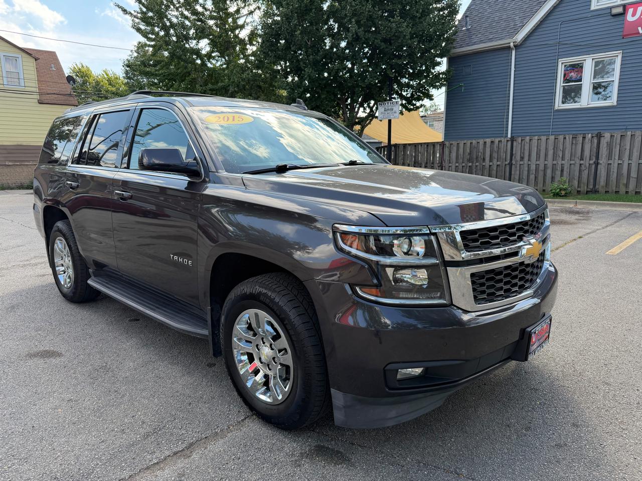 Chevrolet Tahoe photo 2