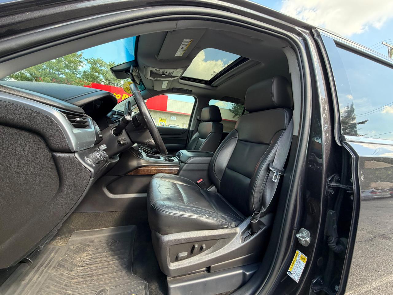 Chevrolet Tahoe photo 3