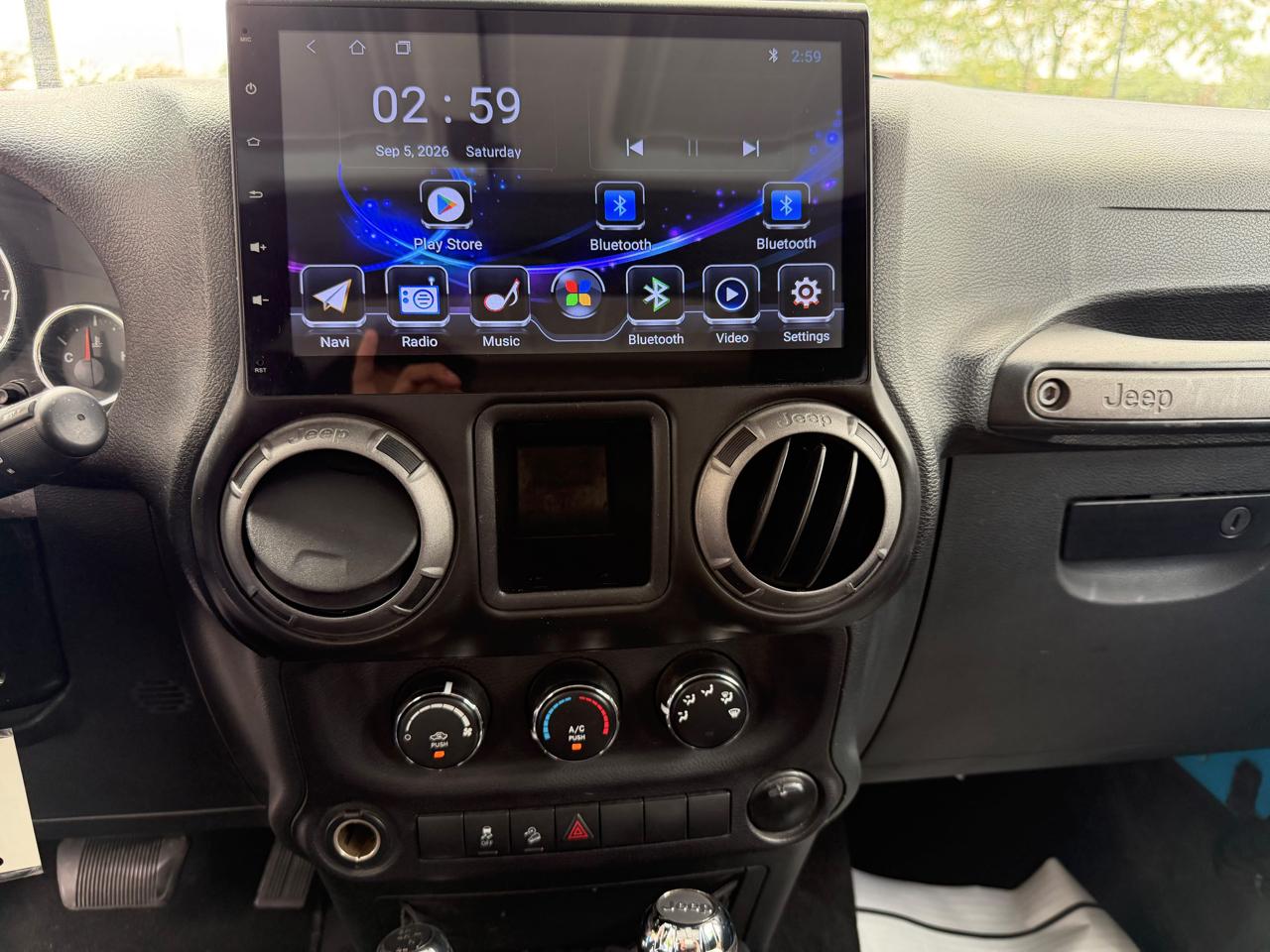 Jeep Wrangler photo 10