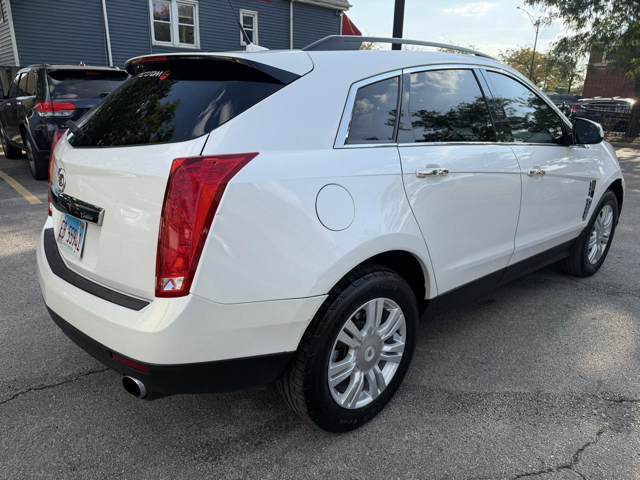 Cadillac SRX FWD 4dr Base 2011