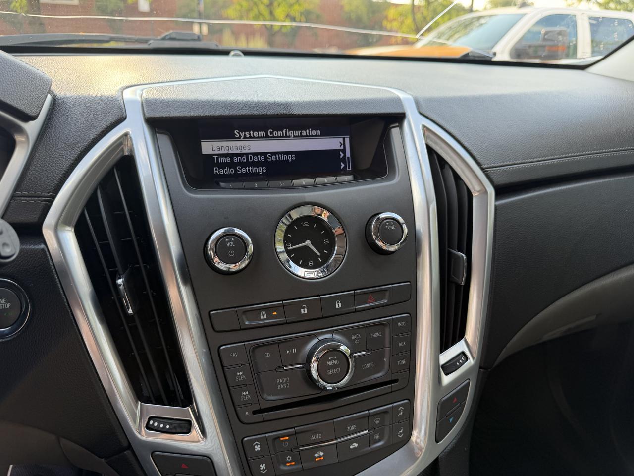 Cadillac SRX FWD 4dr Base 2011