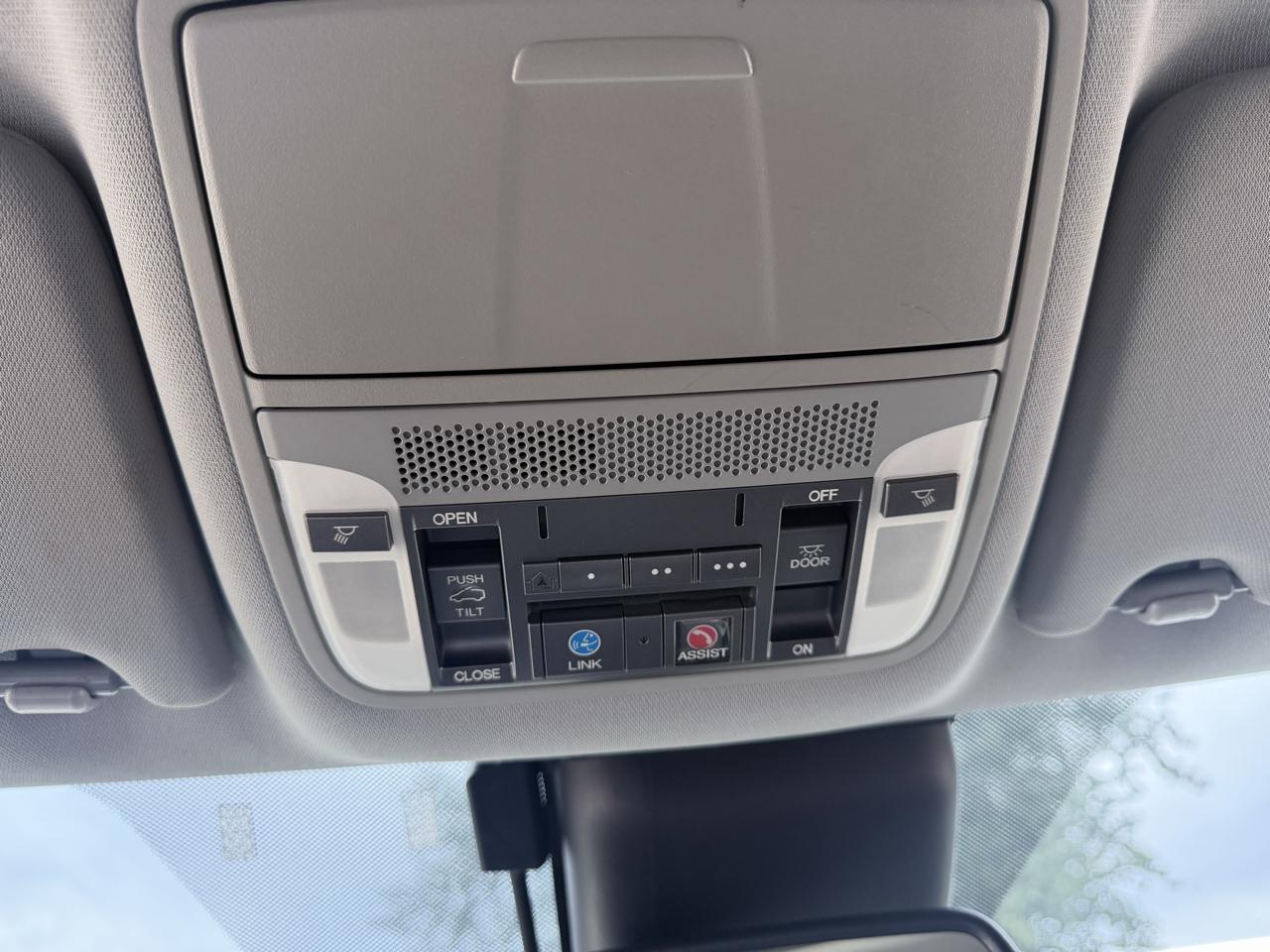 Acura MDX photo 18