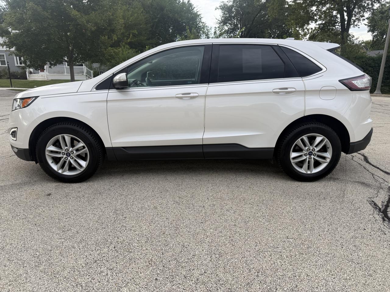 Ford Edge photo 2