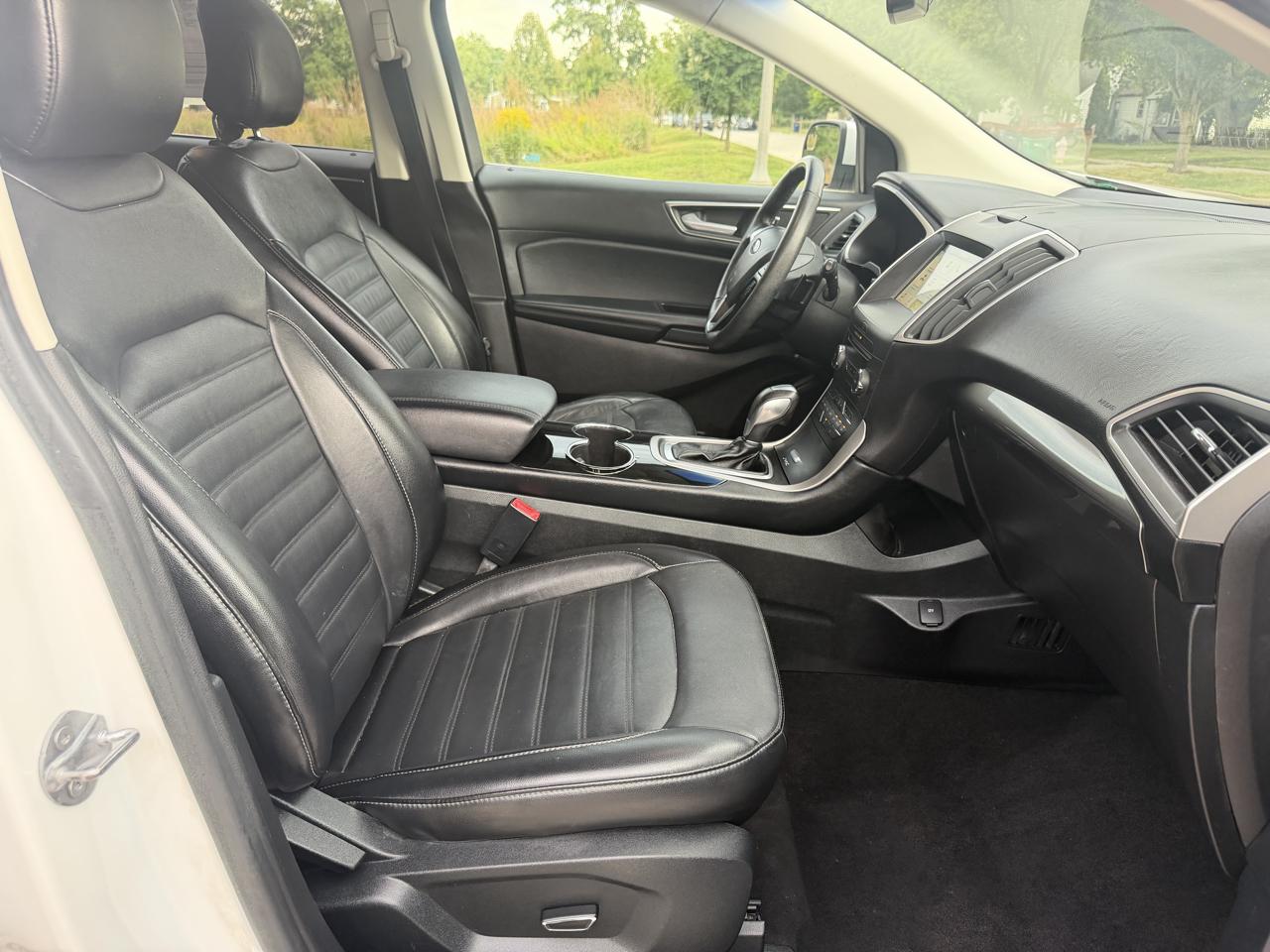 Ford Edge photo 10