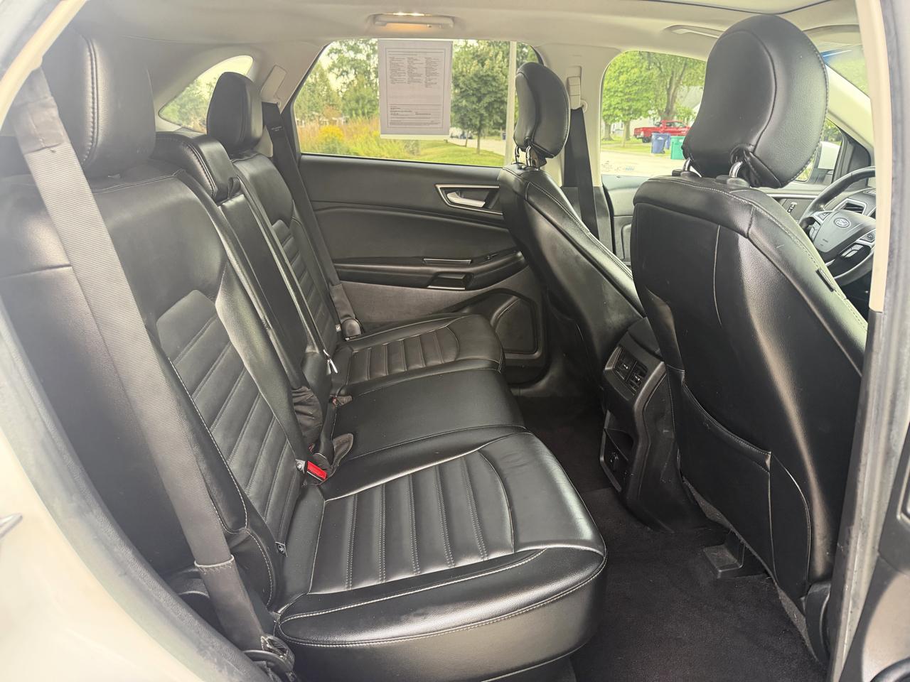 Ford Edge photo 11
