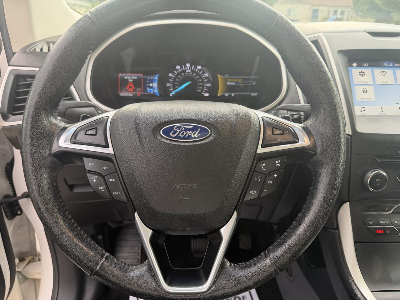 Ford Edge photo 18