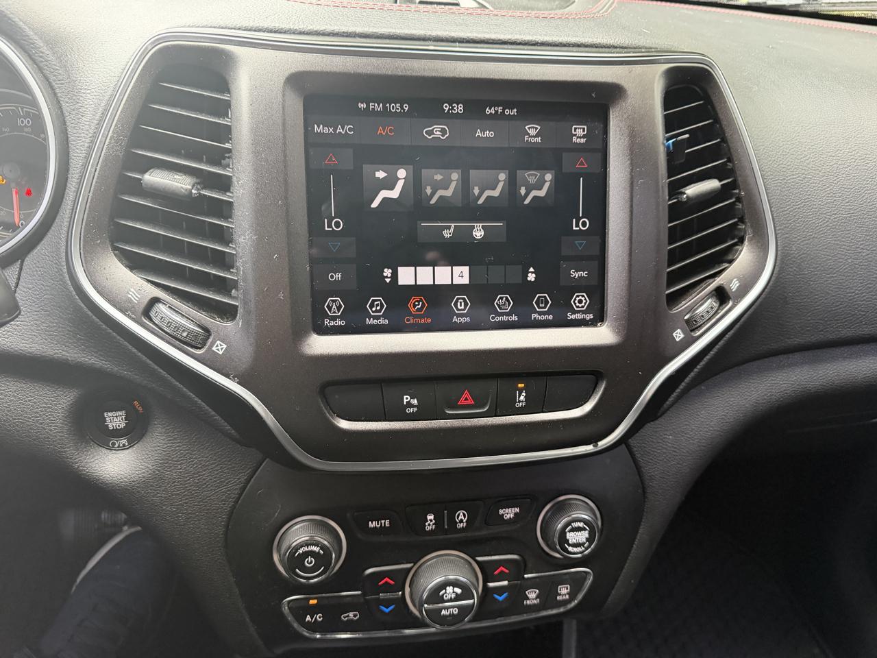 Jeep Cherokee photo 13