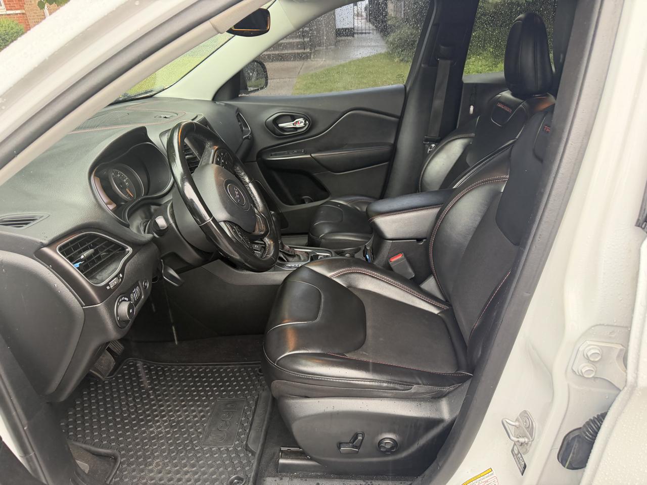 Jeep Cherokee photo 14