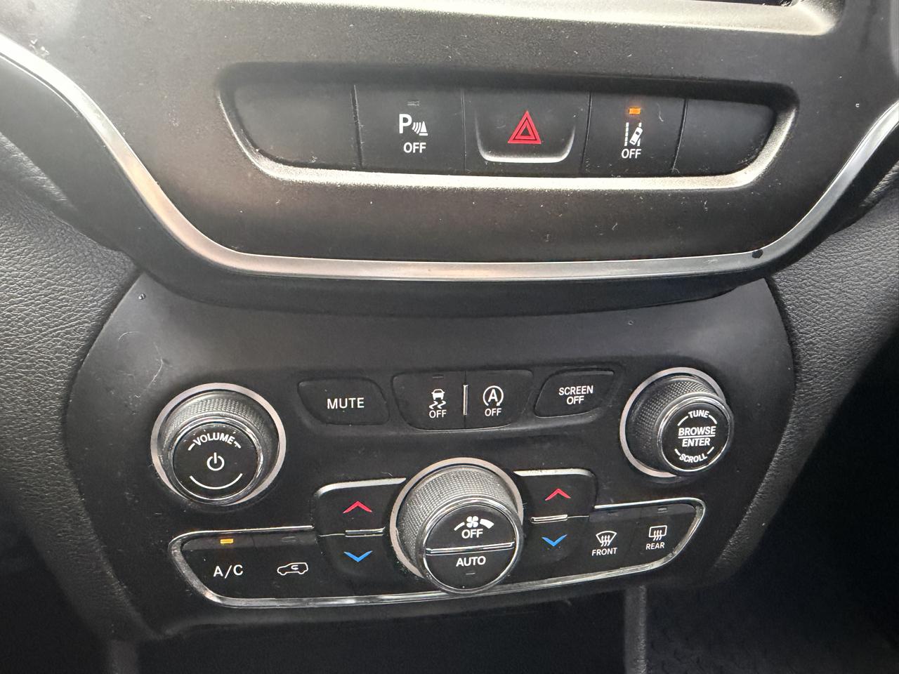 Jeep Cherokee photo 17