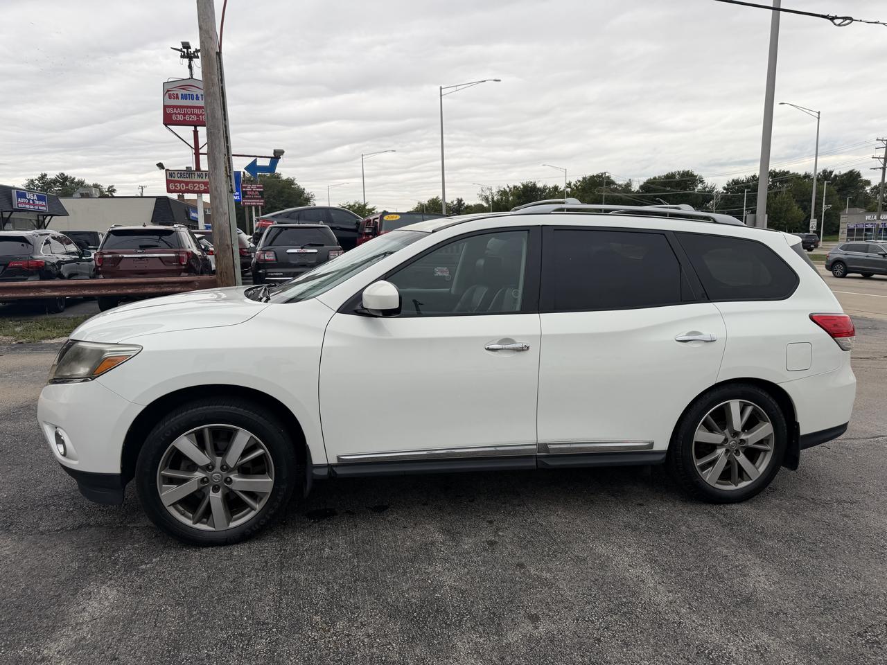 Nissan Pathfinder photo 2