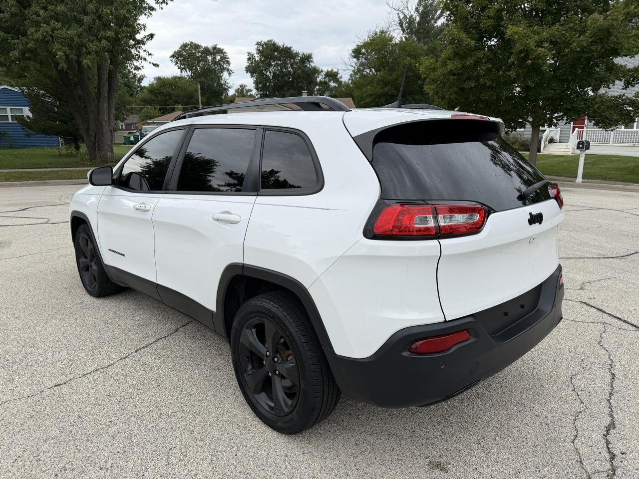 Jeep Cherokee photo 6