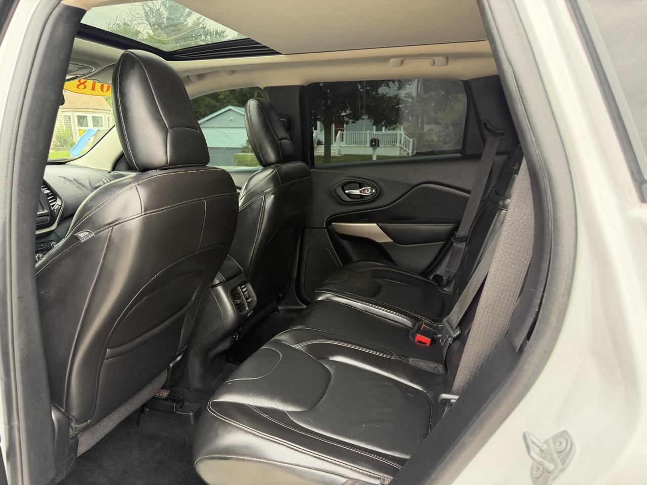 Jeep Cherokee photo 10