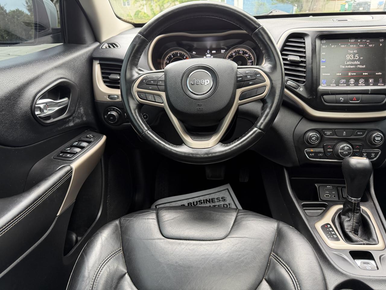 Jeep Cherokee photo 13