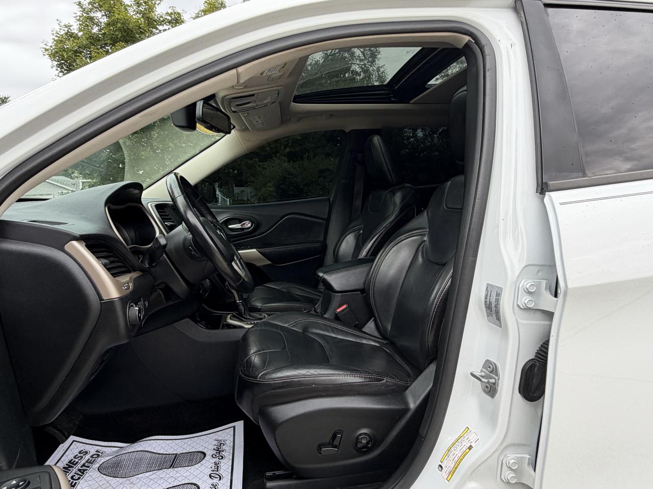 Jeep Cherokee photo 18