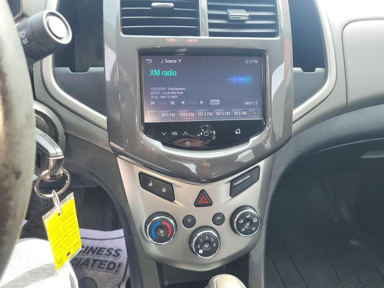 Chevrolet Sonic photo 9