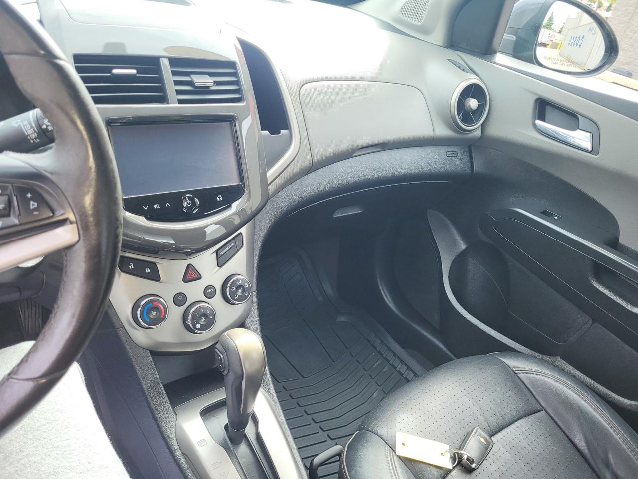 Chevrolet Sonic photo 10