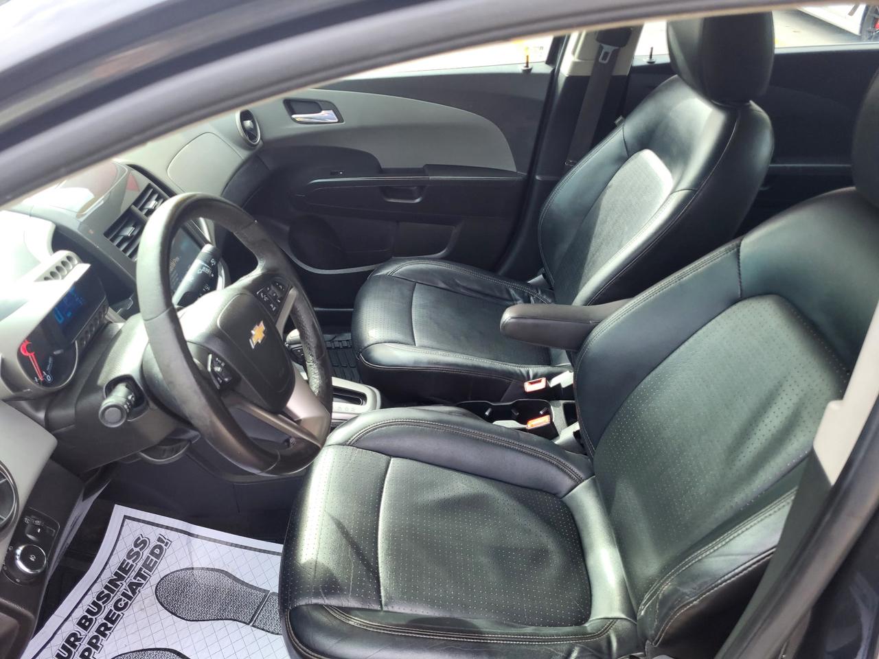 Chevrolet Sonic photo 18