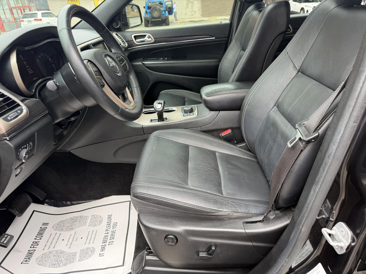 Jeep Grand Cherokee photo 8