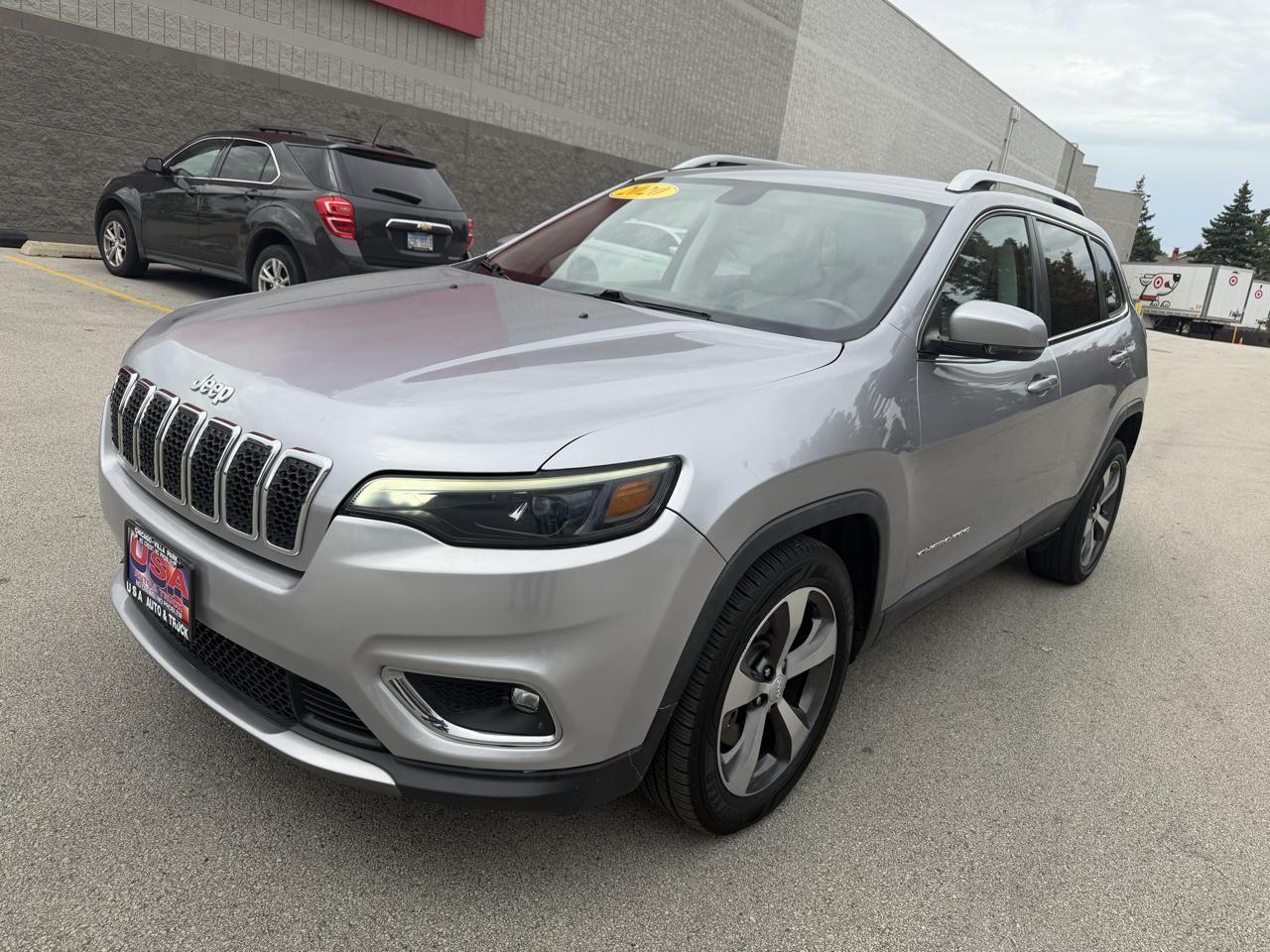 Jeep Cherokee photo 2