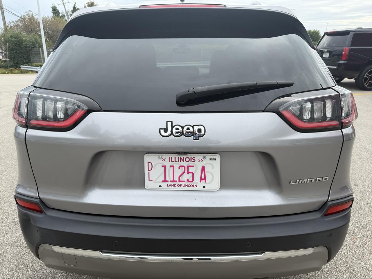 Jeep Cherokee photo 3