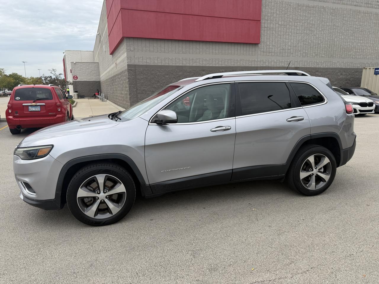 Jeep Cherokee photo 5