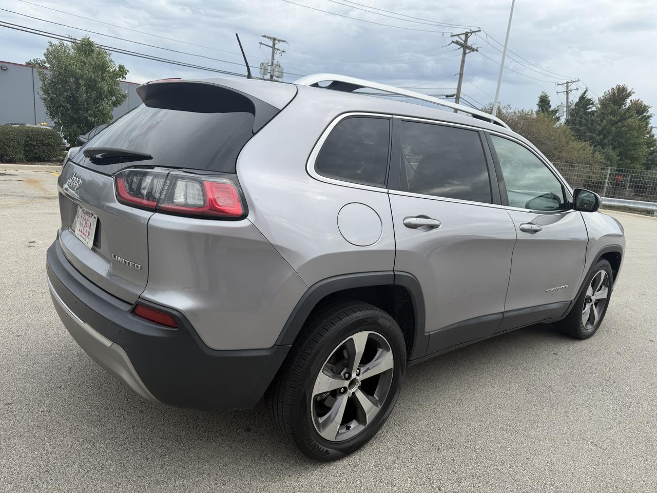Jeep Cherokee photo 6