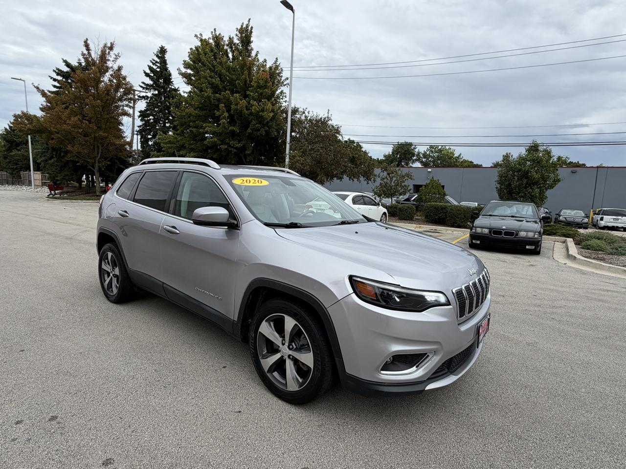 Jeep Cherokee photo 11