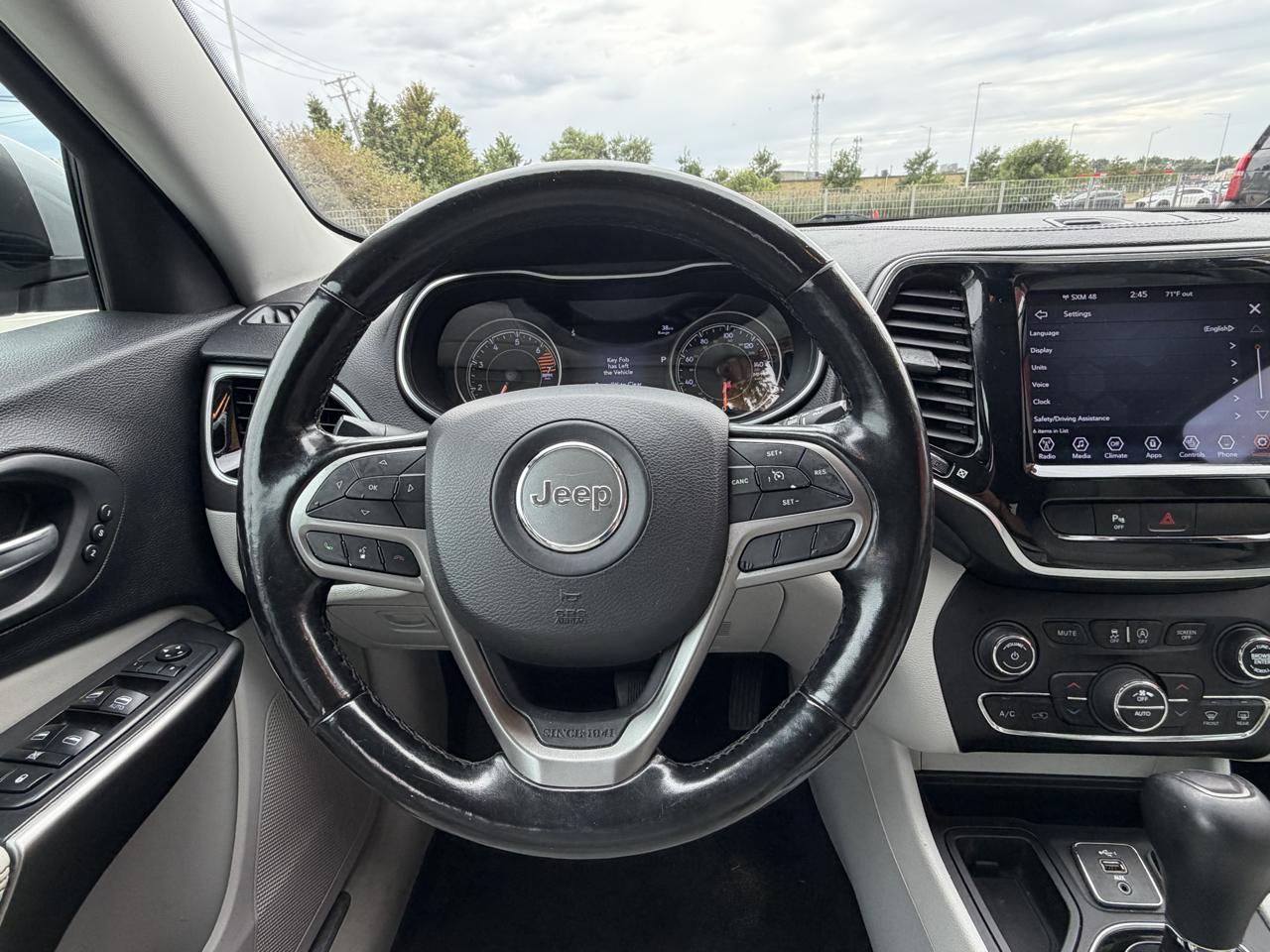 Jeep Cherokee photo 14