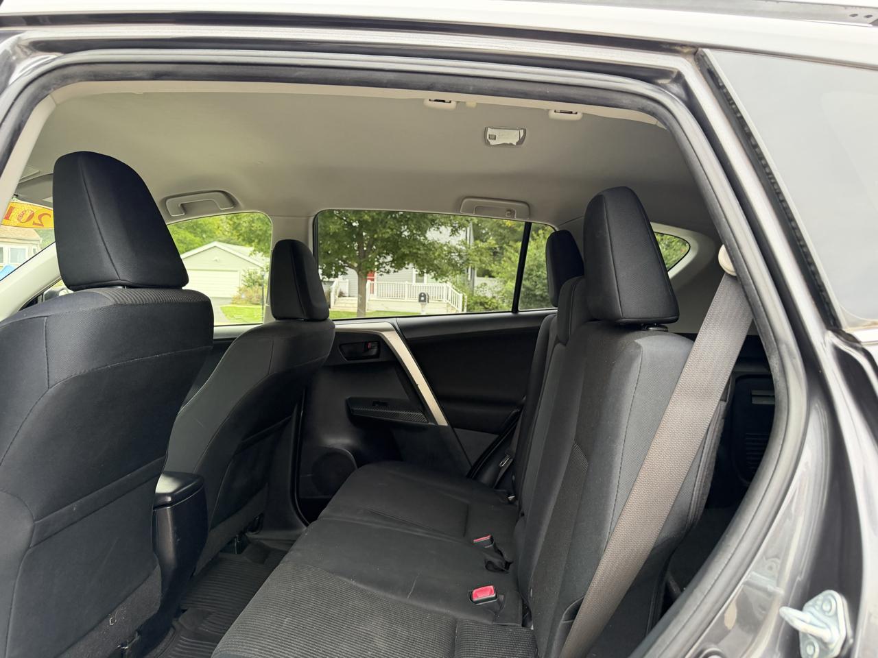Toyota RAV4 photo 14
