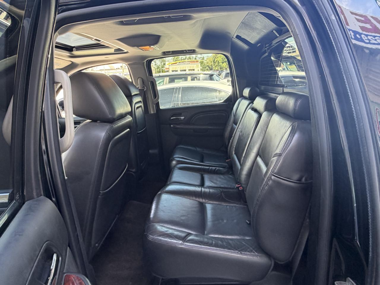 Cadillac Escalade EXT AWD 4dr Luxury 2011